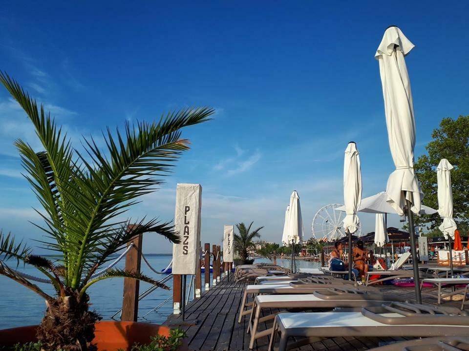 Sosto Apartman Siofok Luaran gambar